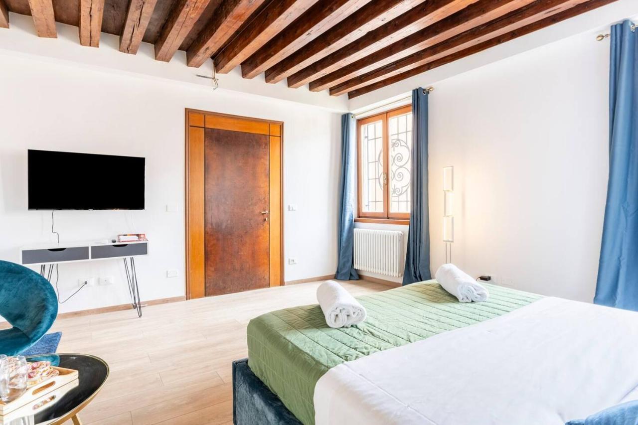 Venice Luxury Suites Exteriör bild