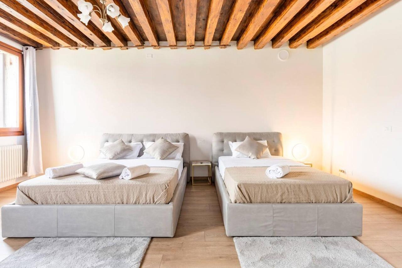 Venice Luxury Suites Exteriör bild