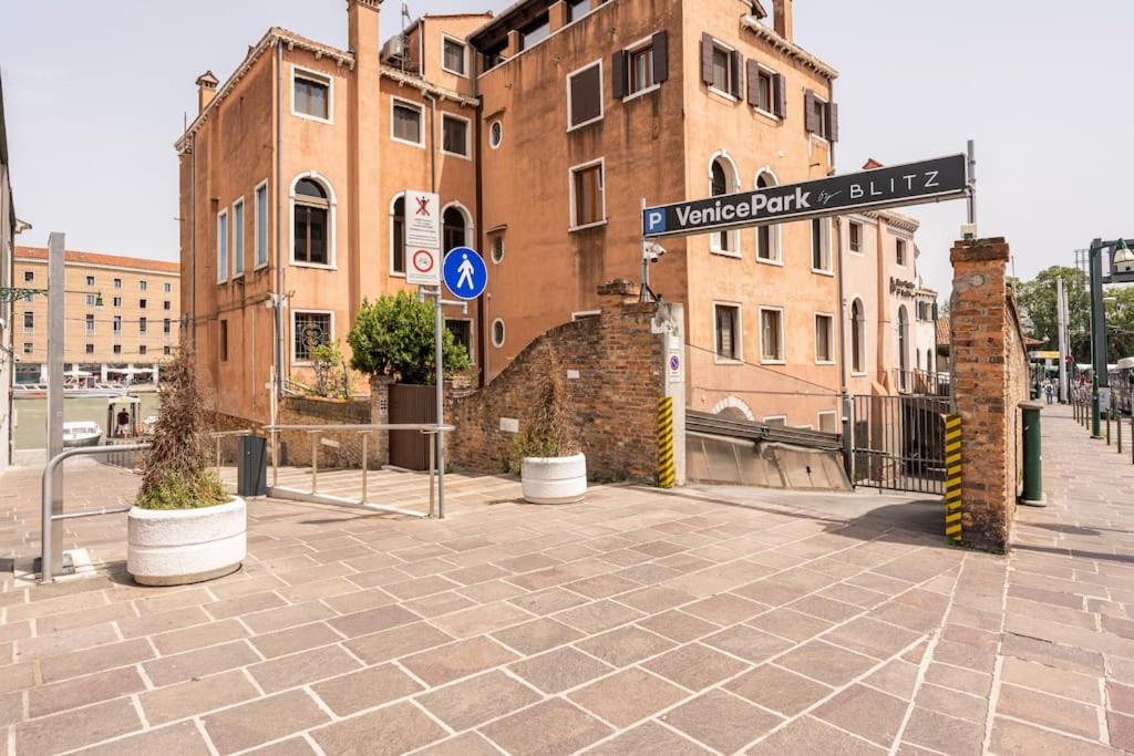 Venice Luxury Suites Exteriör bild