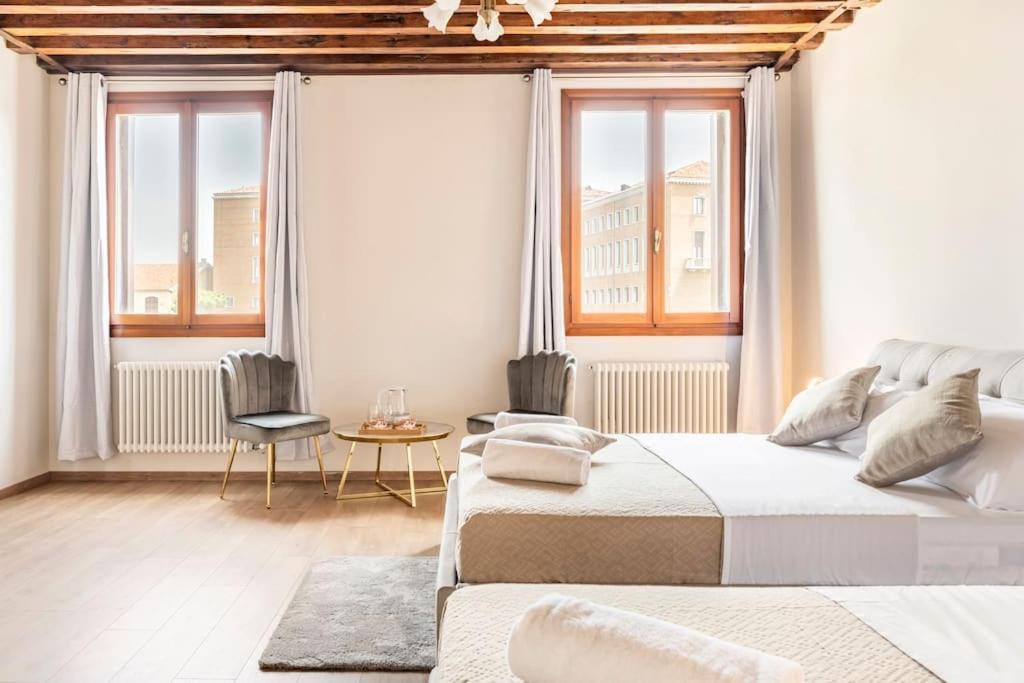 Venice Luxury Suites Exteriör bild